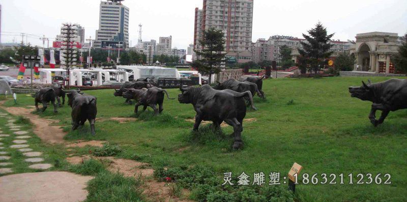 草地牛动物景观铜雕